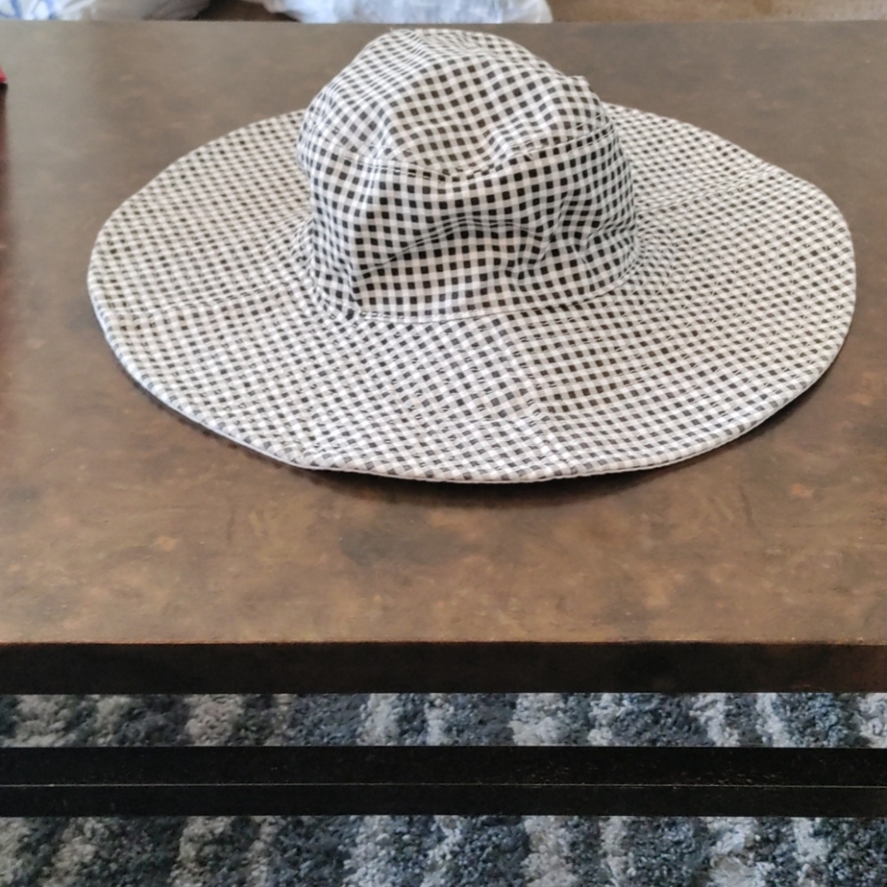 Sun hat NWT!